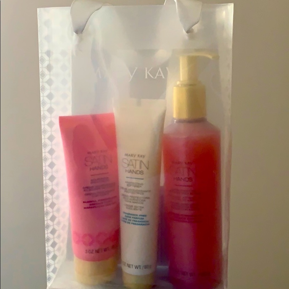 Mary Kay’s Satin Hands Set